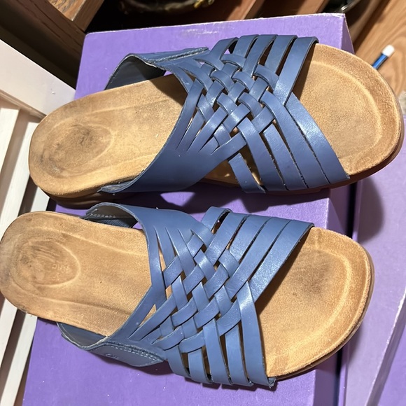 Easy spirit blue slide on sandals - Picture 2 of 4